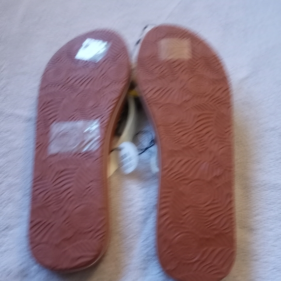NWT Body Glove Cushioned Sandals - Picture 8 of 8